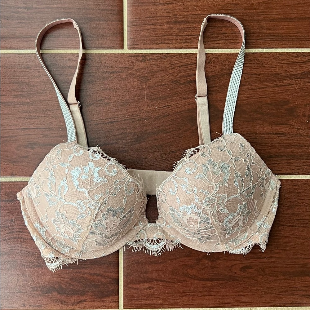 Victoria’s Secret bra shine strap lace 32B push-up